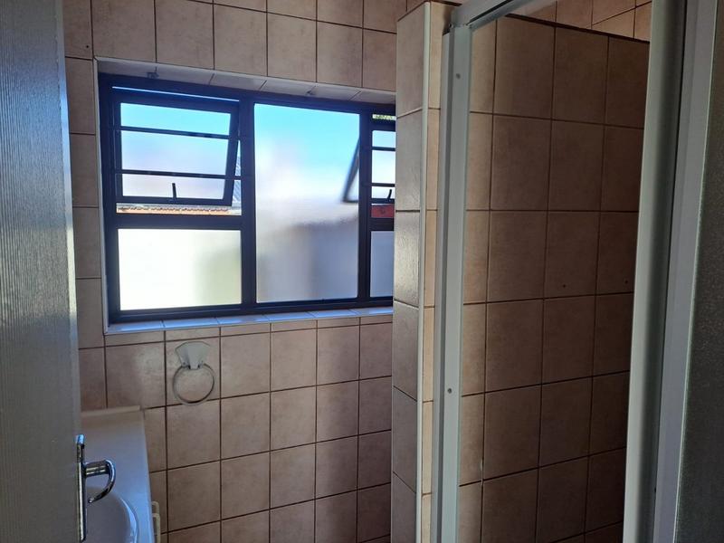 To Let 3 Bedroom Property for Rent in Rooi Rivier Rif Western Cape